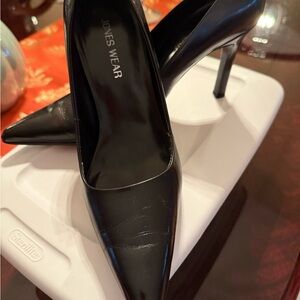 Jones Wear Sleek Black Heels